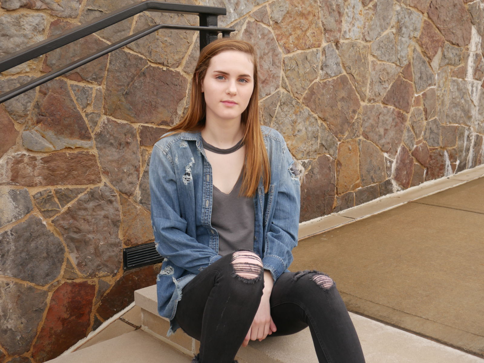 Lydia's Outfit: AEO Oversized Denim Shirt // AEO Shrunken Choker T-Shirt // rag & bone Ripped Denim Leggings