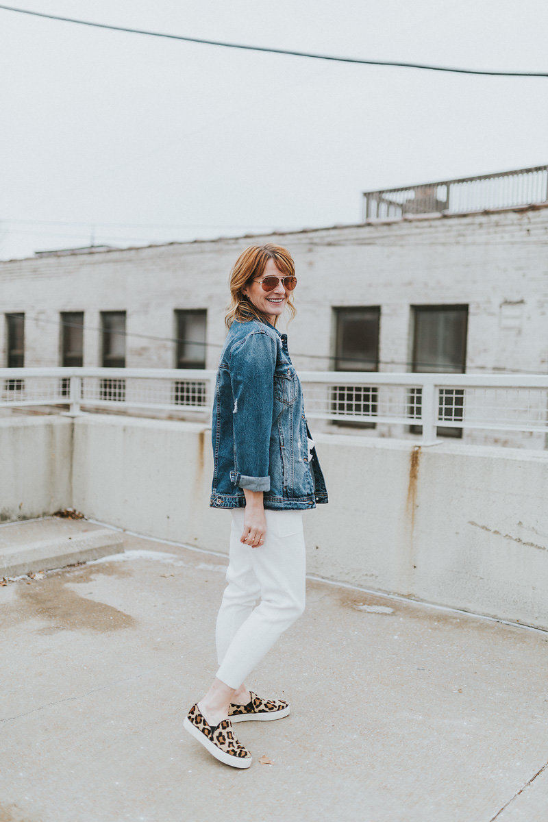 Katie Shelton white joggers and leopard slip ons