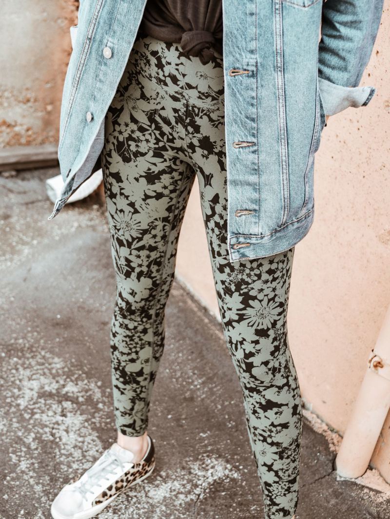 lululemon leggings worn by oh darling blog