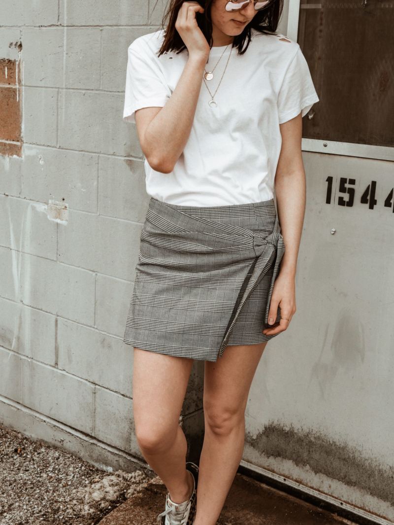 oh darling blog | white tee outfit ideas