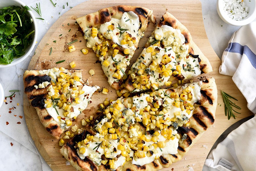Pinterest Easy Healthy Recipes: Charred Corn and Rosemary Grilled Pizza: