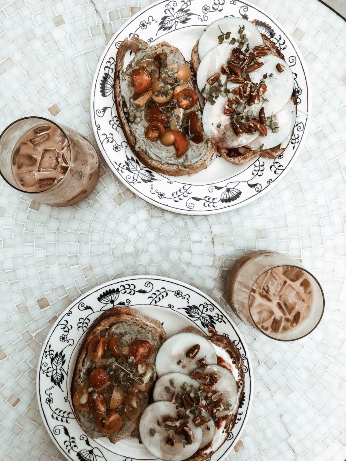 avacodo toast | iced coffee | fiddlehead cafe | oh darling blog