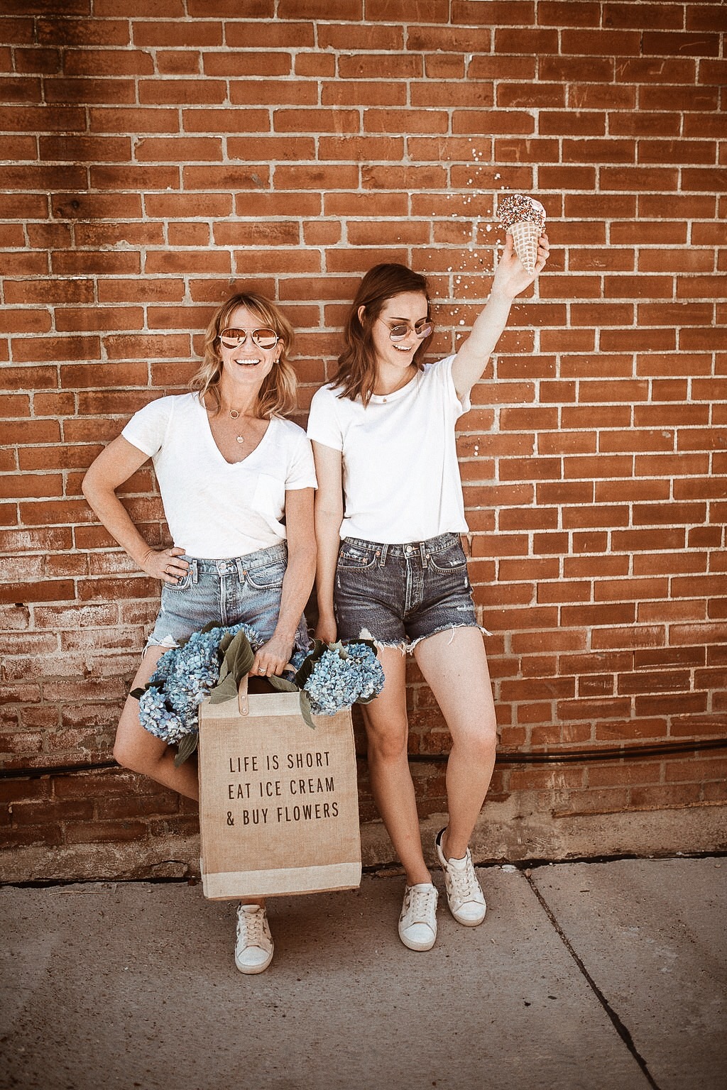 katie & lydia shelton fashion bloggers | Apolis market bag