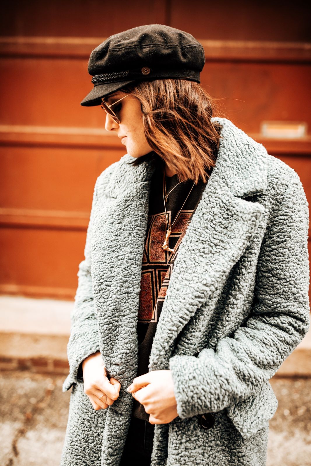 how to layer for winter | graphic sweatshirt | brixton hat | forever 21 coat | oh darling blog