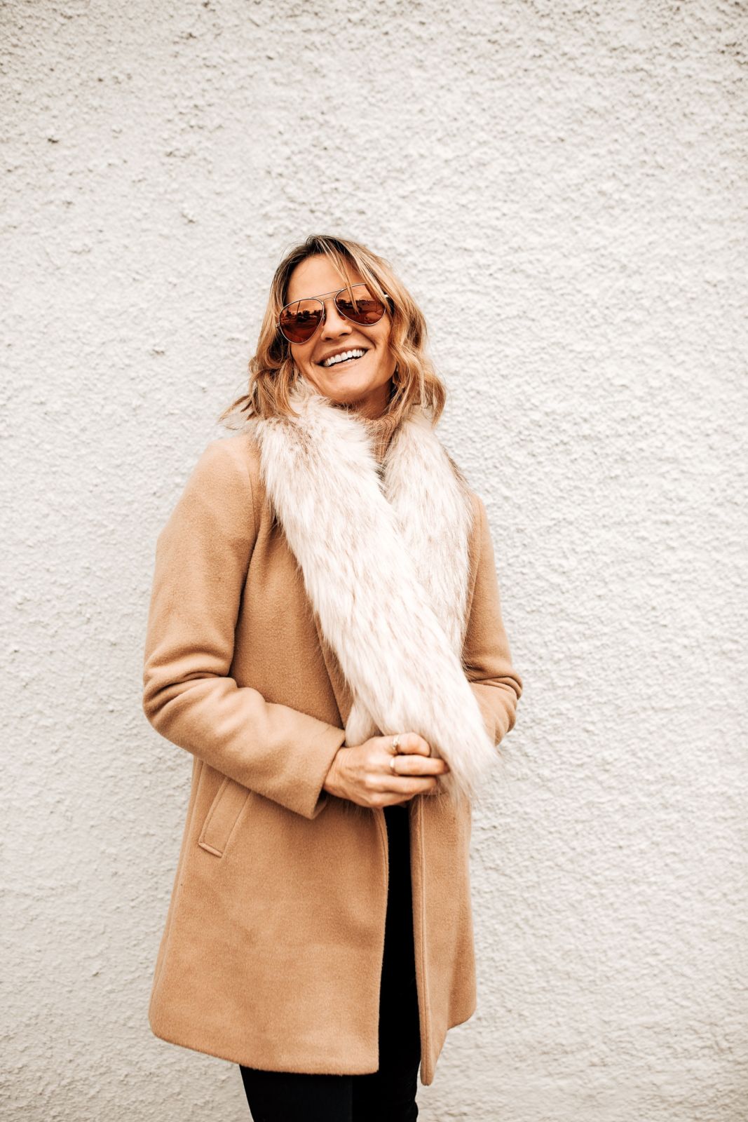 how to layer for winter | faux fur scarf | tan coat | oh darling blog