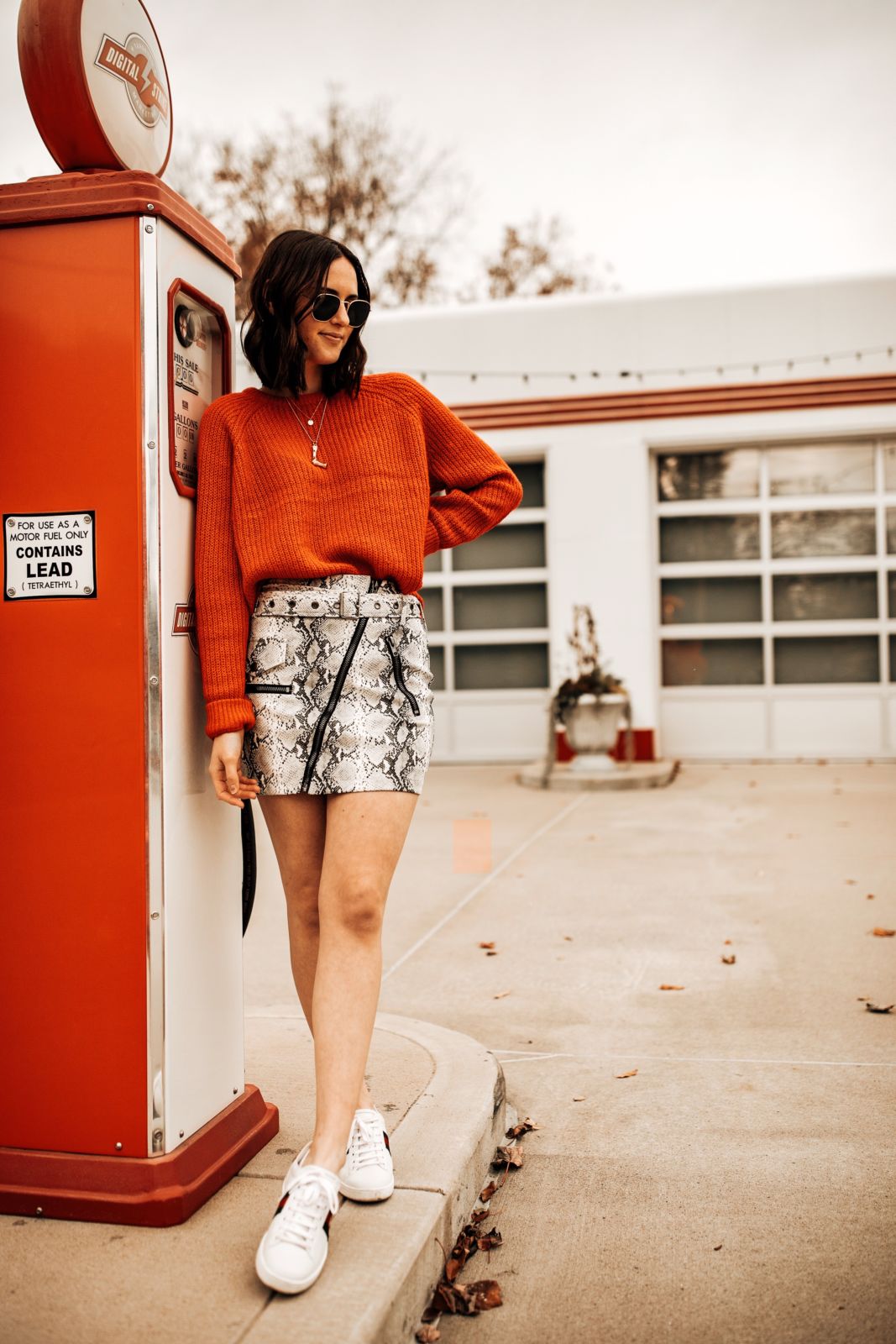 snake print outfit | how to style snake print skirt | guccci sneakers | forever 21 sweater | oh darling blog