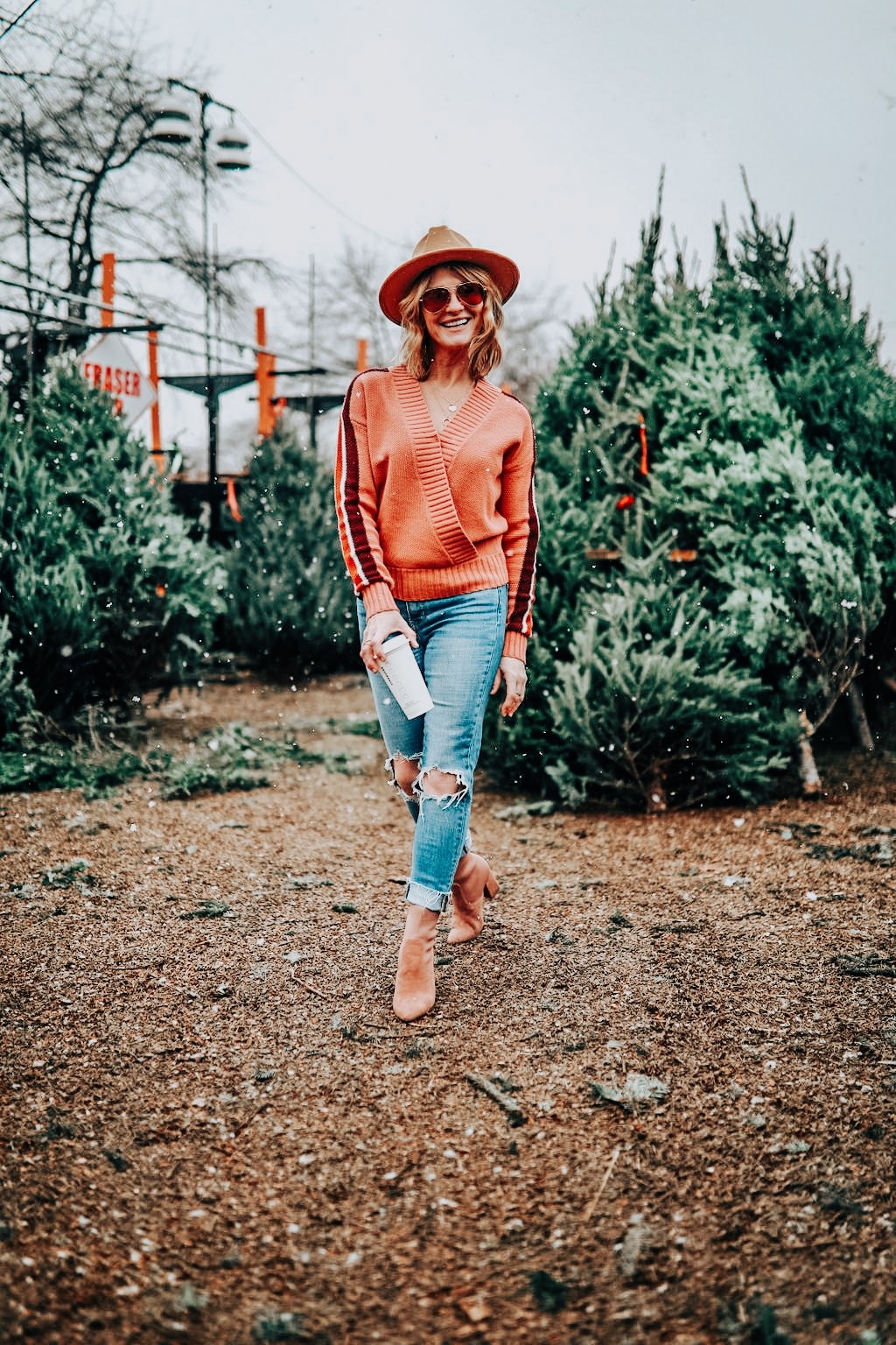 wardrobe staple | heartloom | esme sweater | levis jeans | sock booties | winter style | oh darling blog