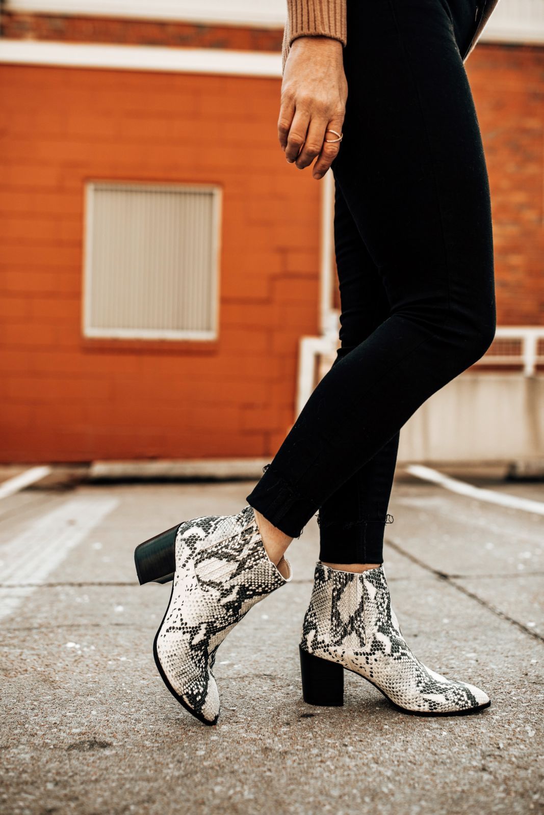 2018 fashion trends | a year in review | snake booties | snake print fashion | how to style snake print | fall fashion | winter fashion | oh darling blog