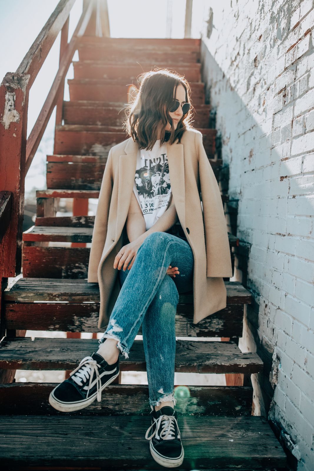 Casual outfit with agolde jeans, graphic tee and vans sneakers | oh darling blog