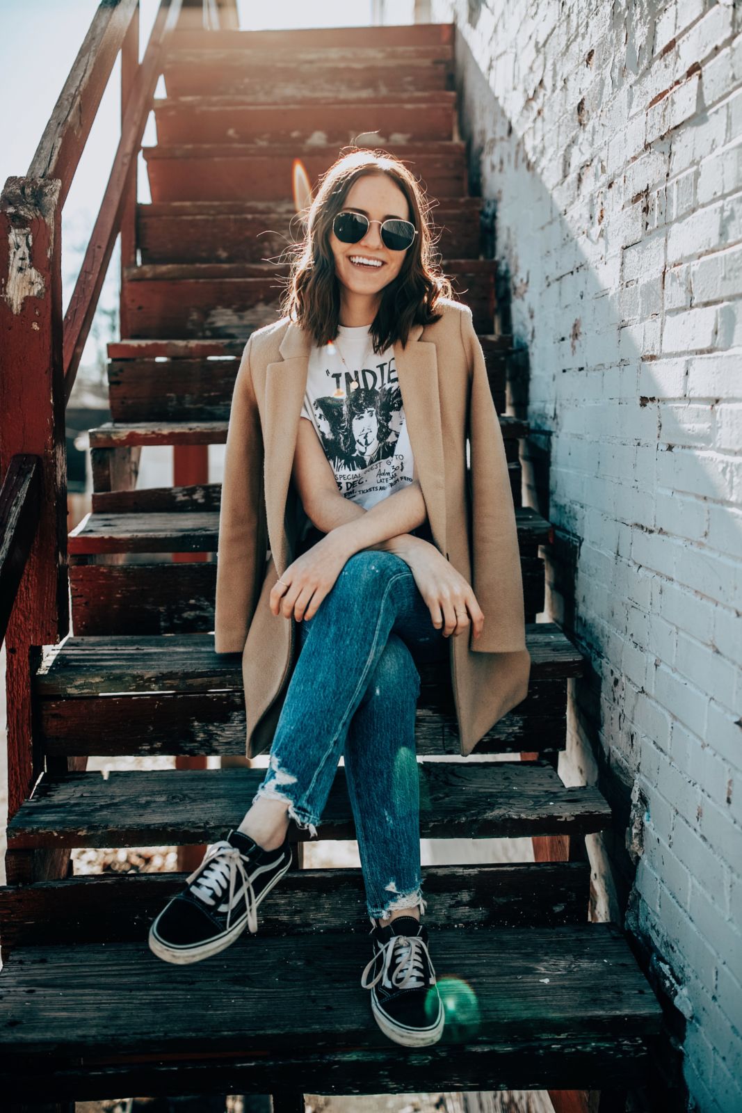 Sneakers and a graphic tee outfit | oh darling blog