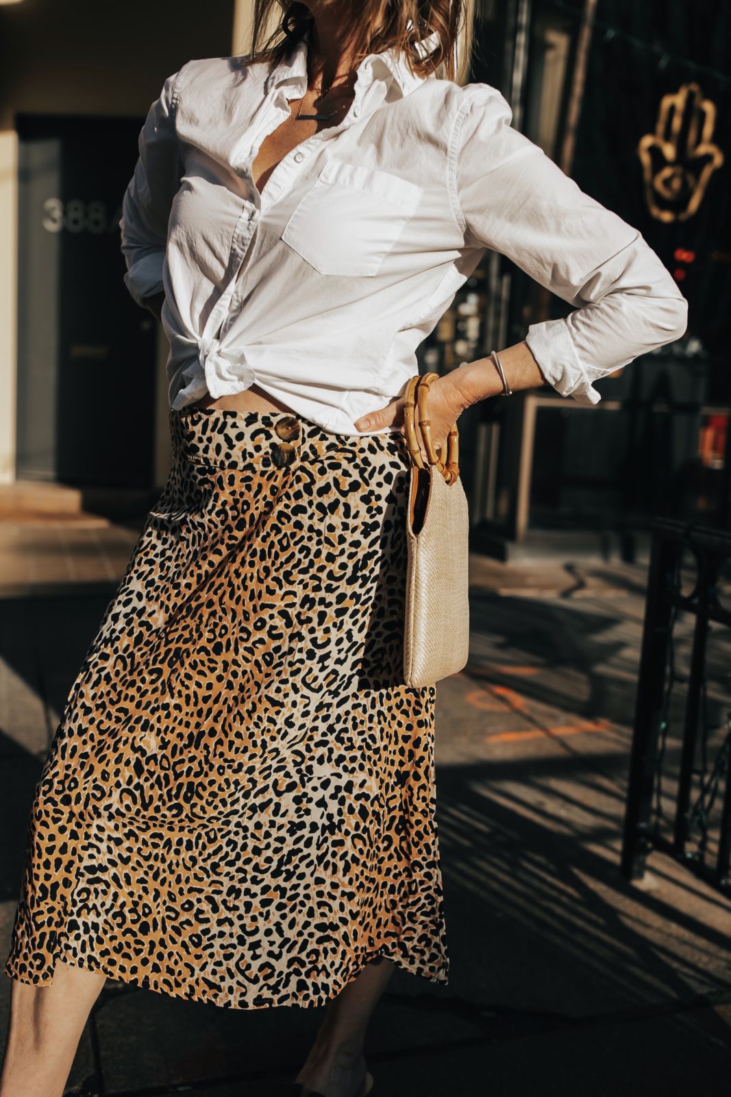 7 spring looks you need from lulus | white button down shirt and leopard skirt outfit 