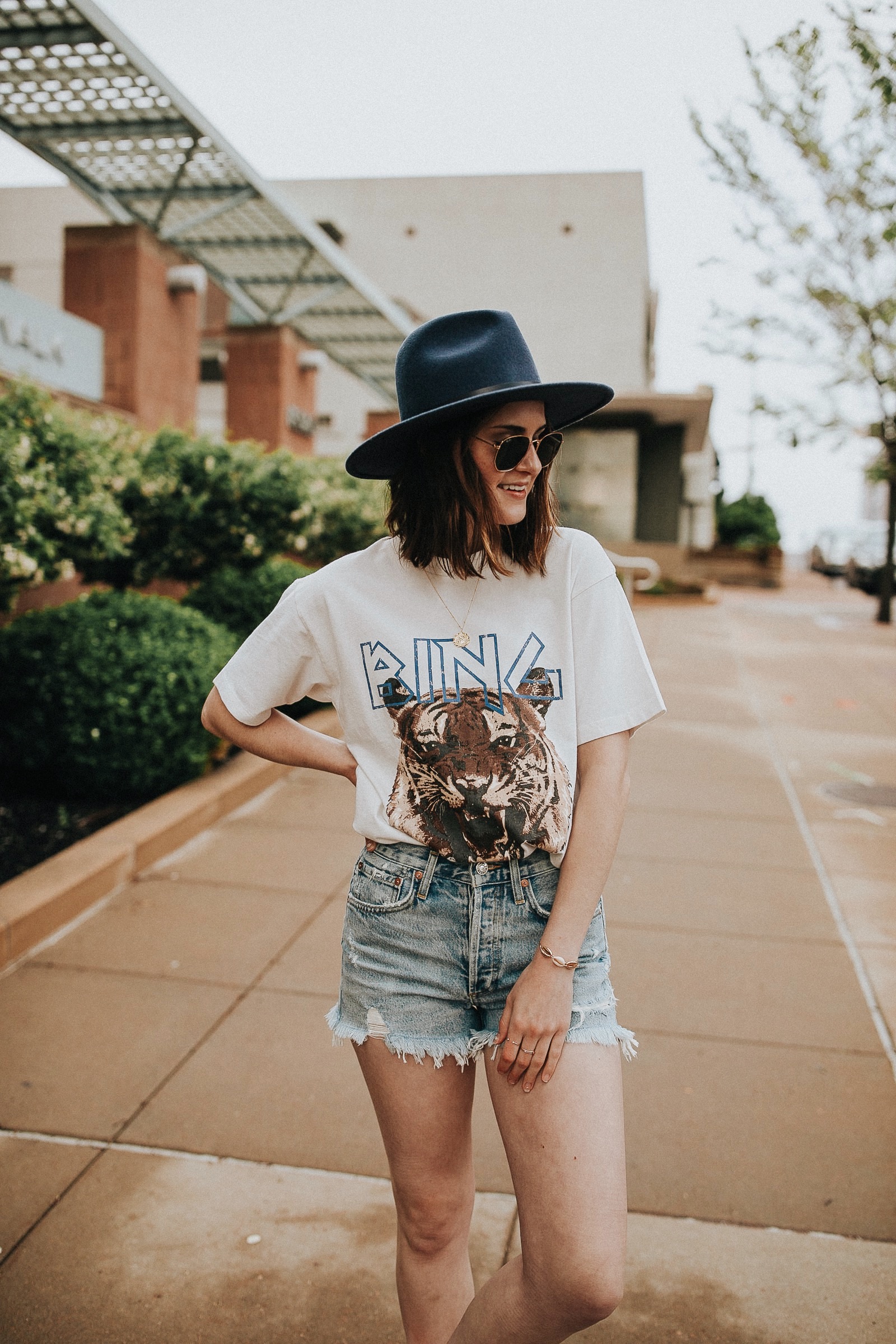 street style summer | graphic tee outfit 