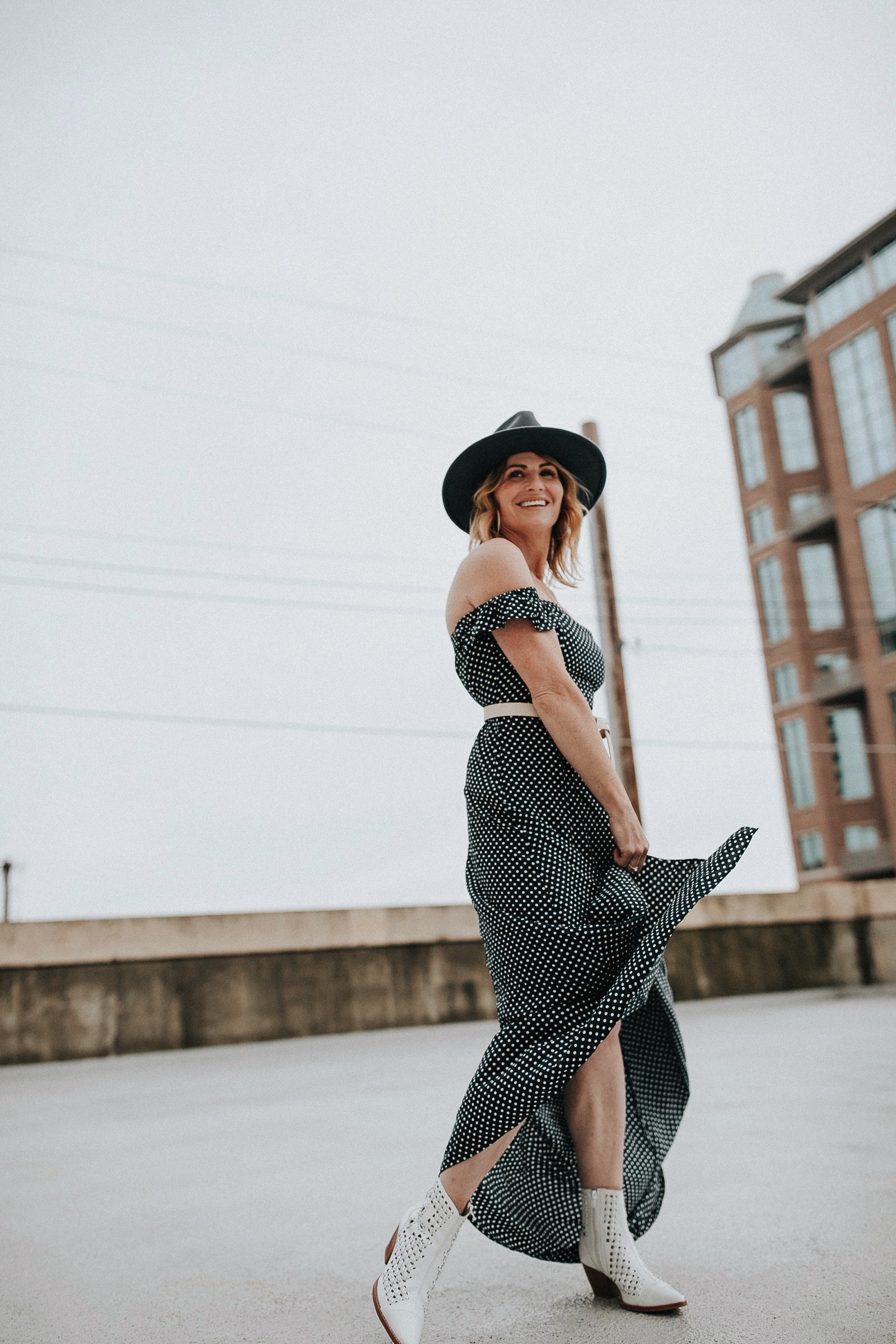 What To Wear To A Concert | maxi dress outfit spring | maxi dress outfit for wedding | maxi dress outfit casual | Oh Darling Blog