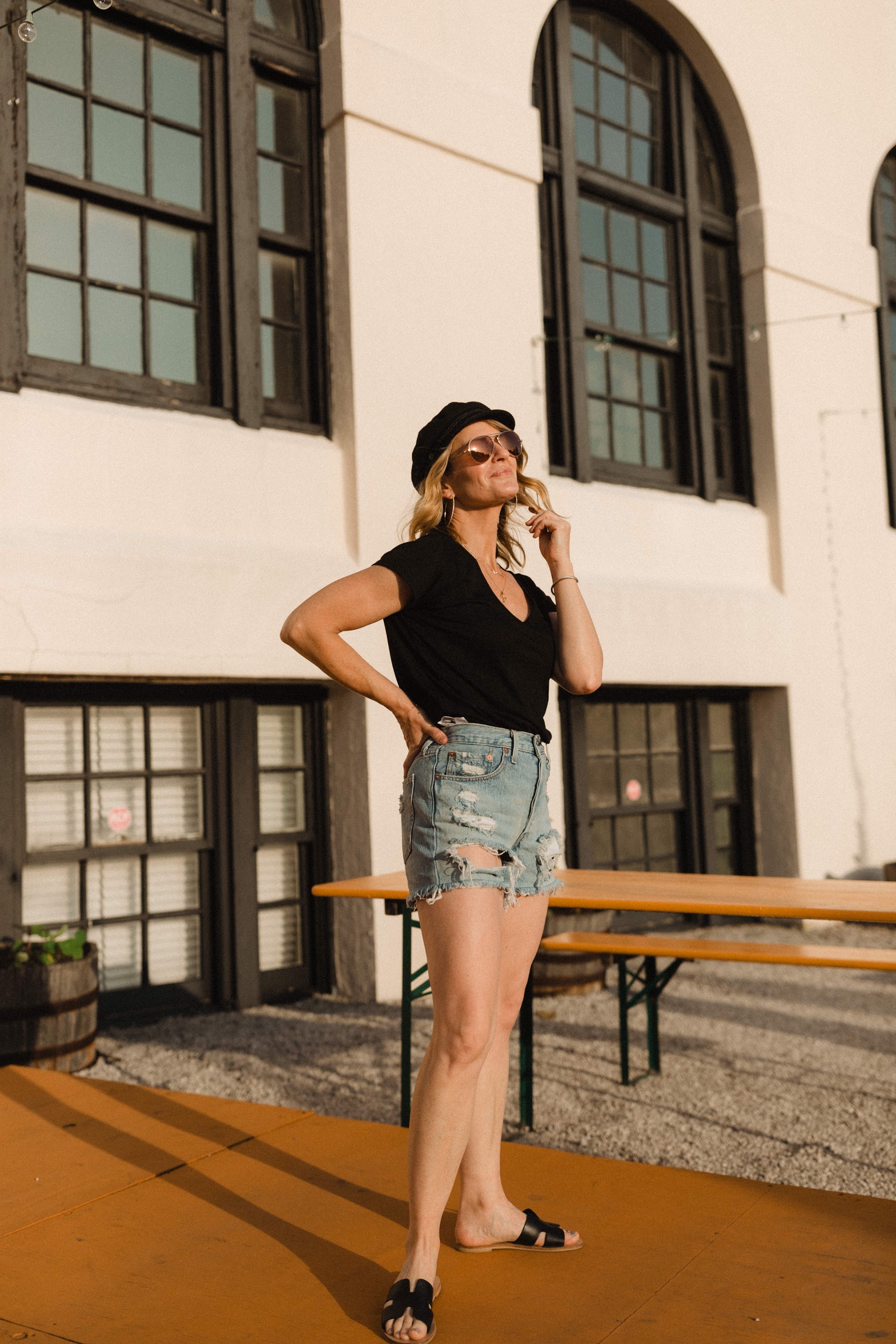 The Best Basics For Spring and Summer | basic tee outfit summer | spring and summer outfits 2019 | closet basics summer | Levis shorts outfit | Oh Darling Blog