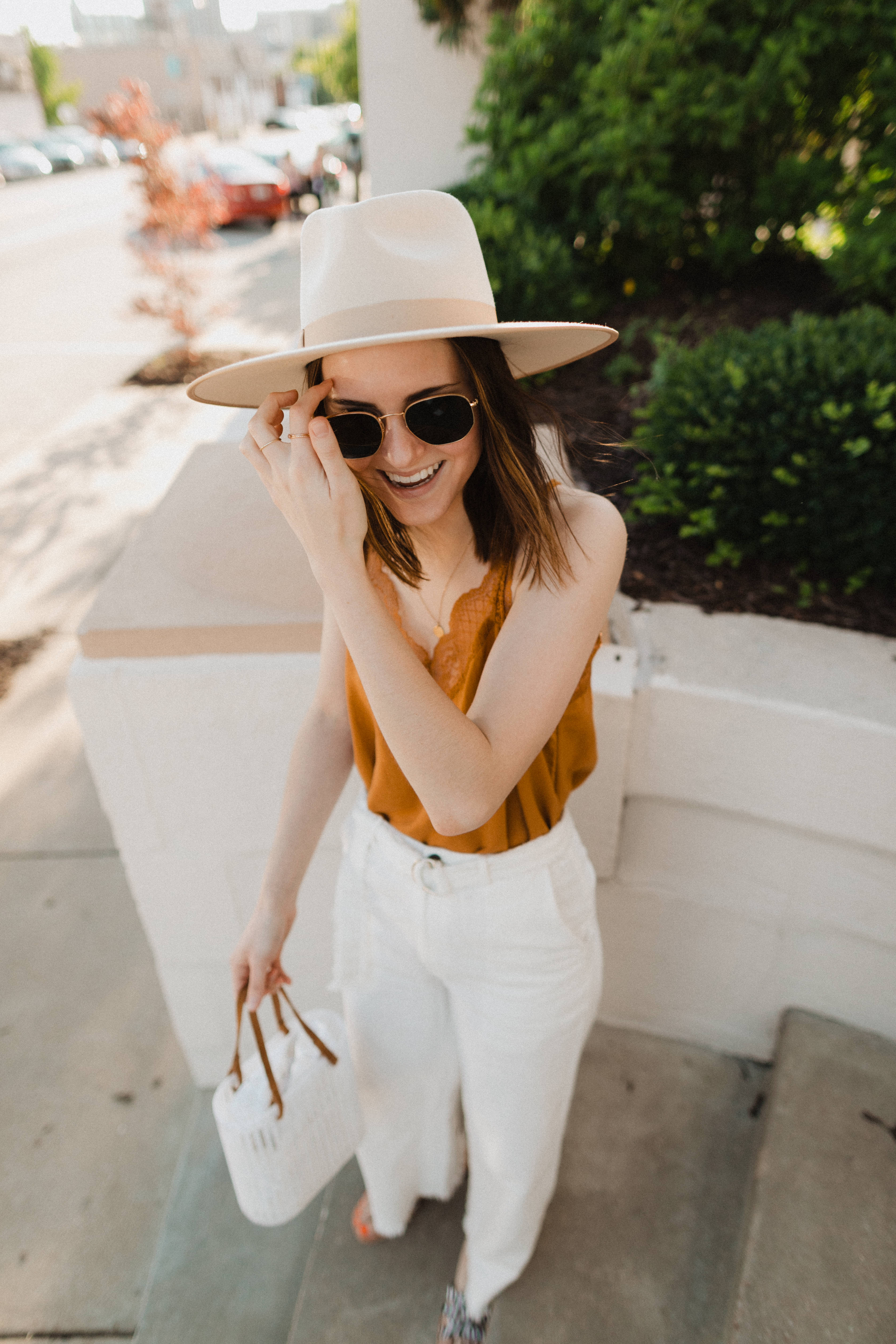 Lovestitch Clothing: 7 Outfits To Wear This Summer | white pants outfit | white pants outfit summer | white pants outfit spring | linen pants outfit | linen pants outfit summer | summer outfit ideas easy | summer outfit ideas casual | Oh Darling Blog