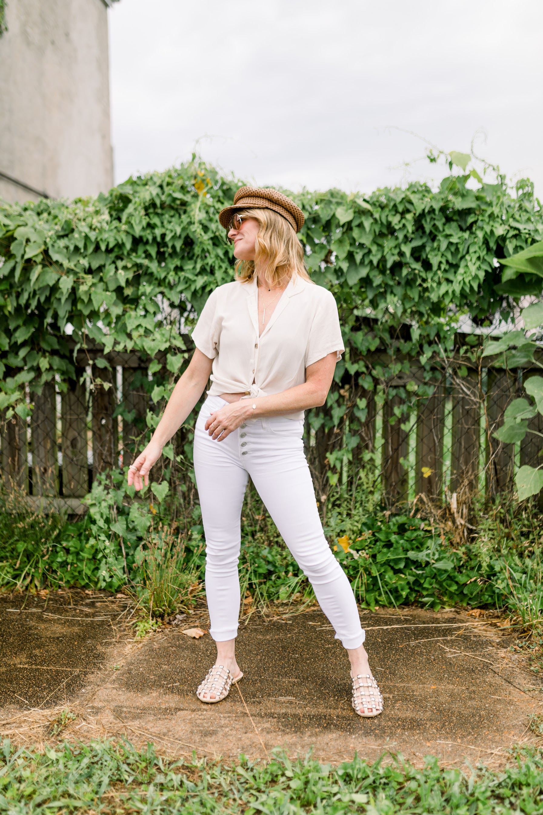 How to Wear White Jeans 3 Ways | how to wear white jeans | how to wear white jeans summer | white jeans outfit | white jeans outfit summer | button up shirt outfit | button up shirt outfit summer | button up shirt outfit casual | mules shoe outfit | mules shoe outfit summer | Oh Darling Blog