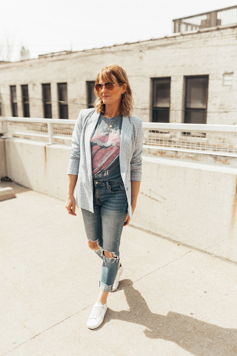 How to Style Graphic Tees - StyledJen  Destroyed denim outfit, London  fashion bloggers, Fashion