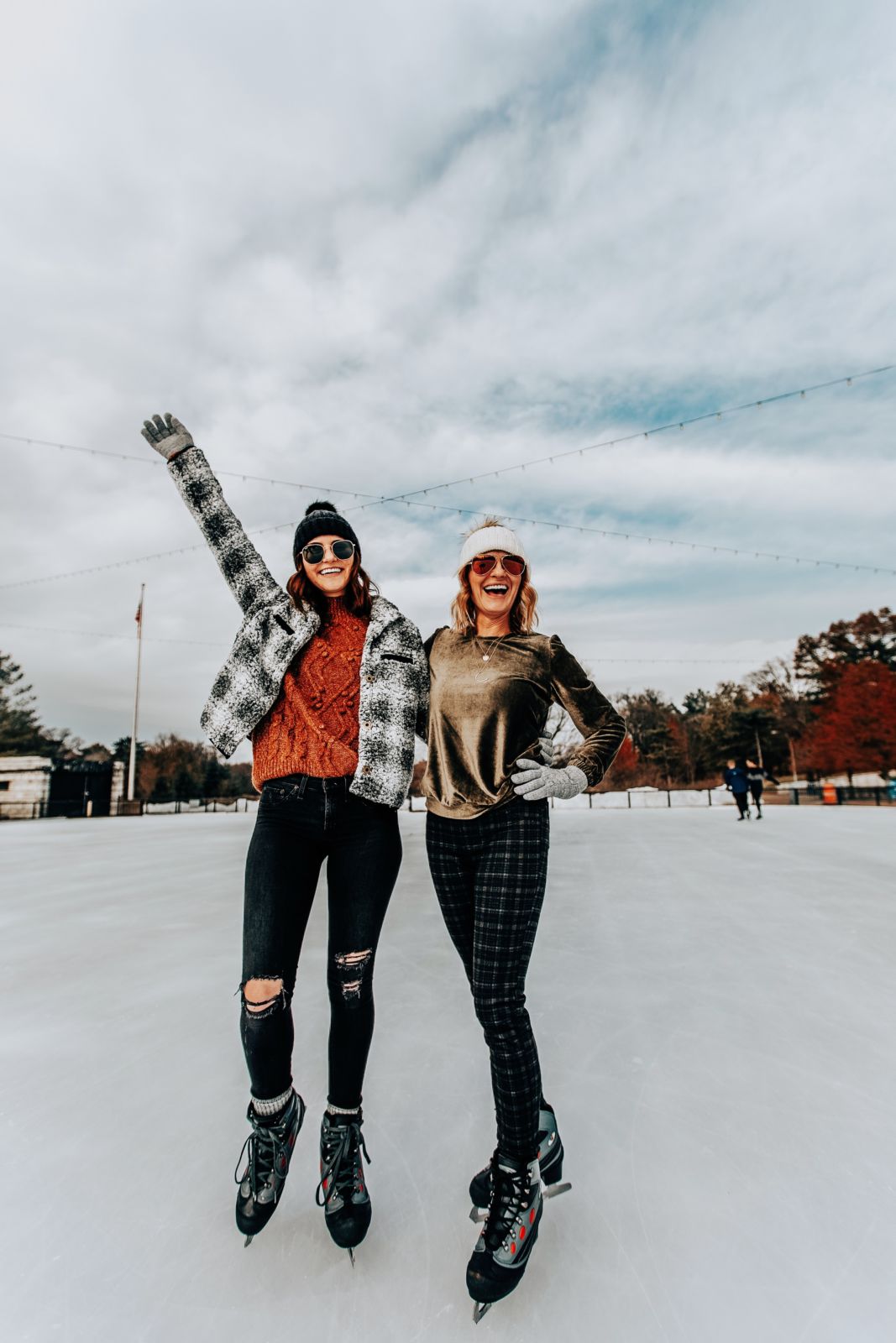 holiday bucket list | evereve | heartloom sweater | heartloom sweatshirt | sanctuary plaid pants | oh darling blog