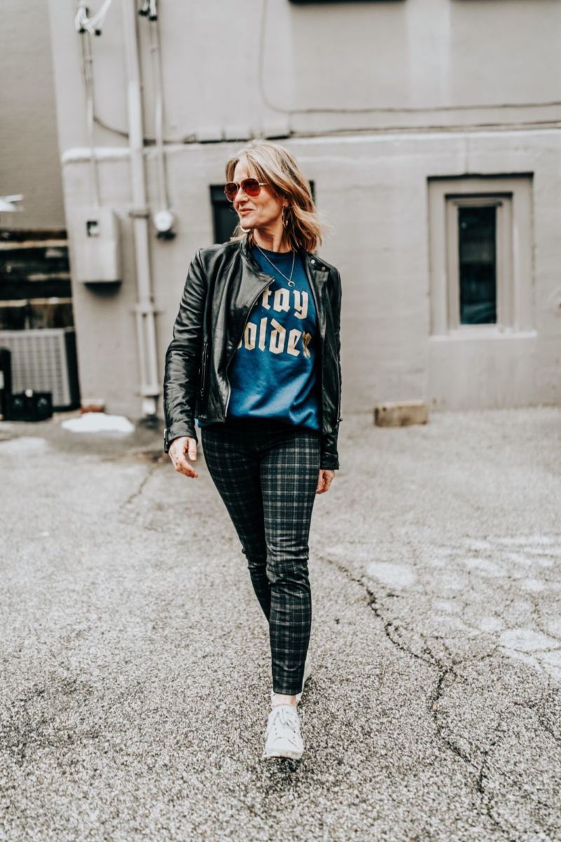 How To Style Graphic Sweatshirts | Oh Darling Blog